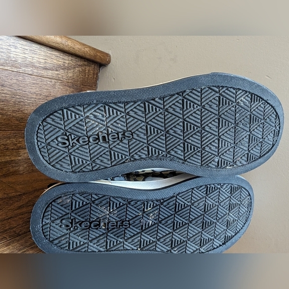 Skechers Unisex-Child Hi Top Sneaker black gold Leopard  Size 2 - Picture 16 of 16